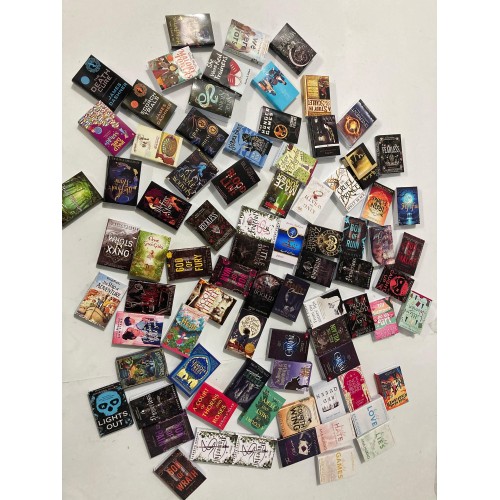 20 Miniature Books (English) for decoration